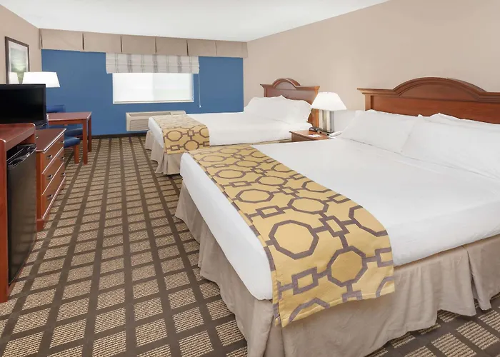 Hotel Baymont By Wyndham Galesburg