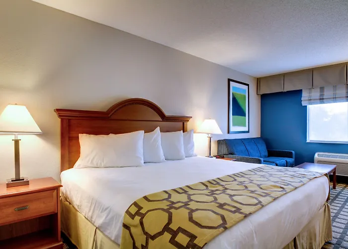 Baymont By Wyndham Hotel Galesburg