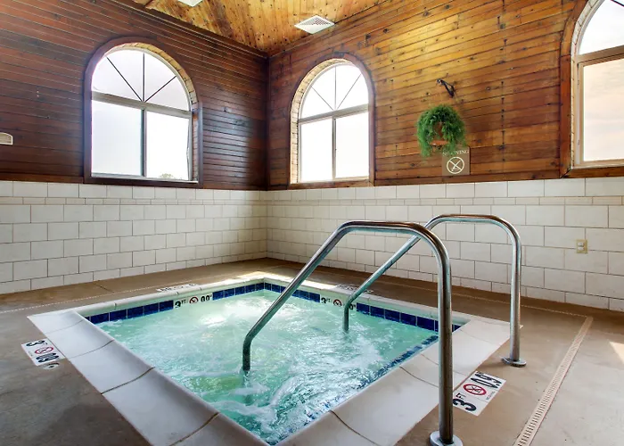 Hotel Baymont By Wyndham Galesburg