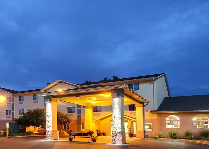 Baymont By Wyndham Hotel Galesburg