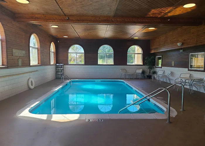 Hotel Baymont By Wyndham Galesburg