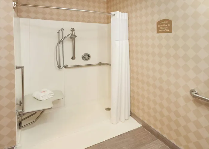 Hotel Baymont By Wyndham Galesburg