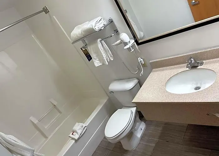 Galesburg Inn&Suites Hotel 2*