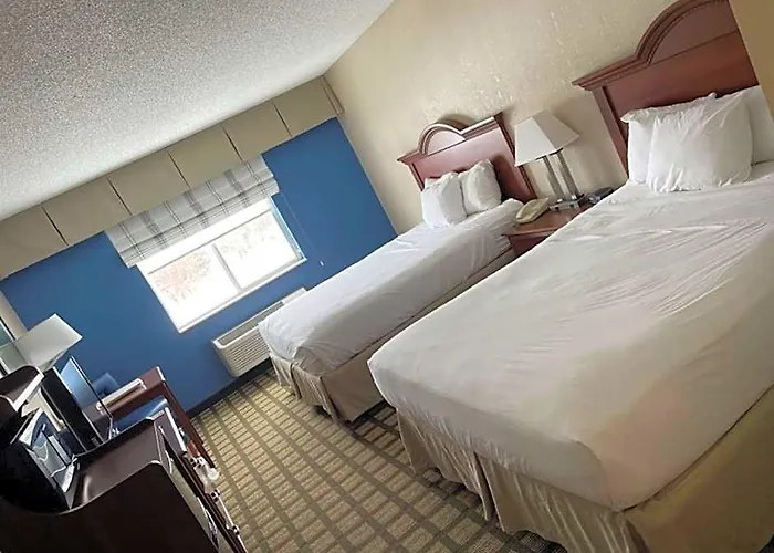 Galesburg Inn&Suites Hotel 2*