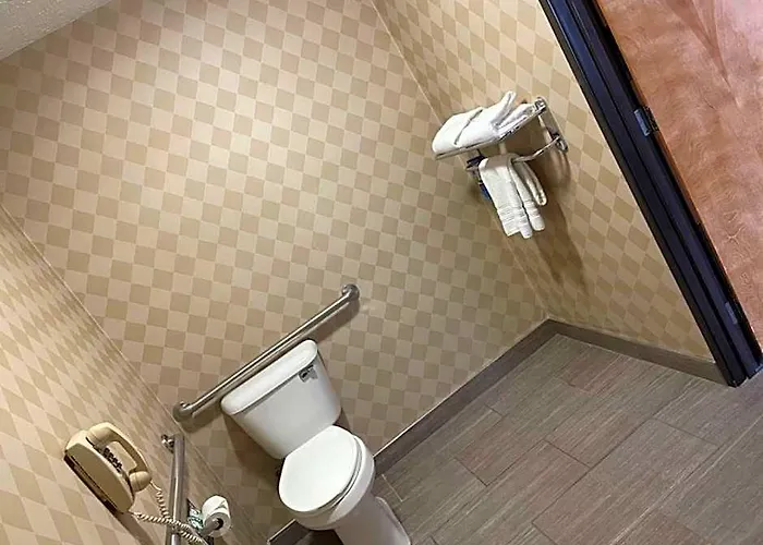 Galesburg Inn&Suites