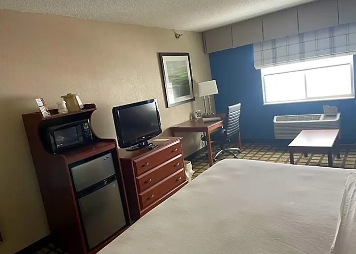 Galesburg Inn&Suites