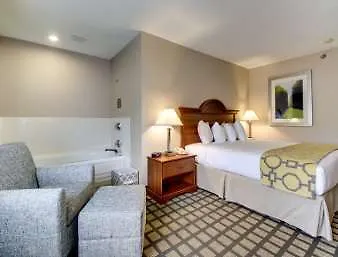 Hotel Baymont By Wyndham Galesburg